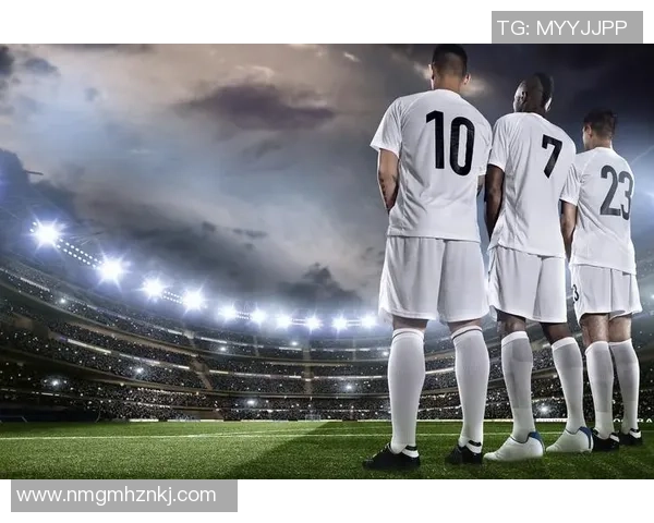 足球明星与经典赛事的辉煌瞬间:回顾足坛传奇与历史时刻 足球明星与经典赛事的辉煌瞬间:回顾足坛传奇与历史时刻