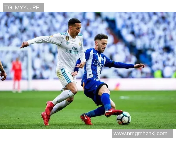 足球明星时尚穿搭大揭秘展现球场外的独特魅力与风格