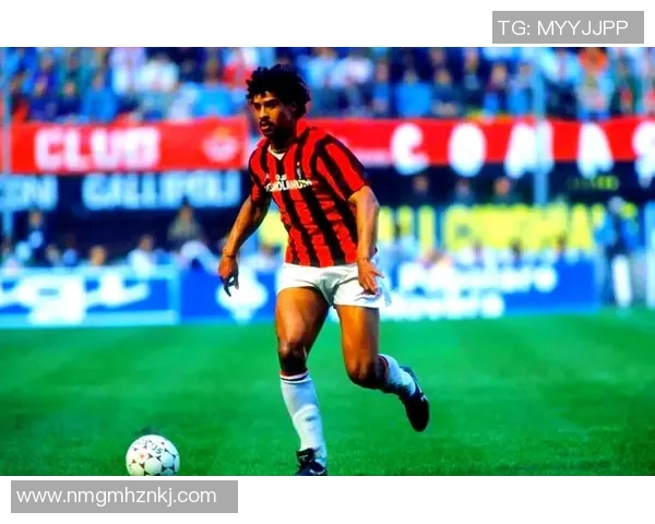 足球明星风采探秘与成长历程的深度分析与研究 足球明星风采探秘与成长历程的深度分析与研究